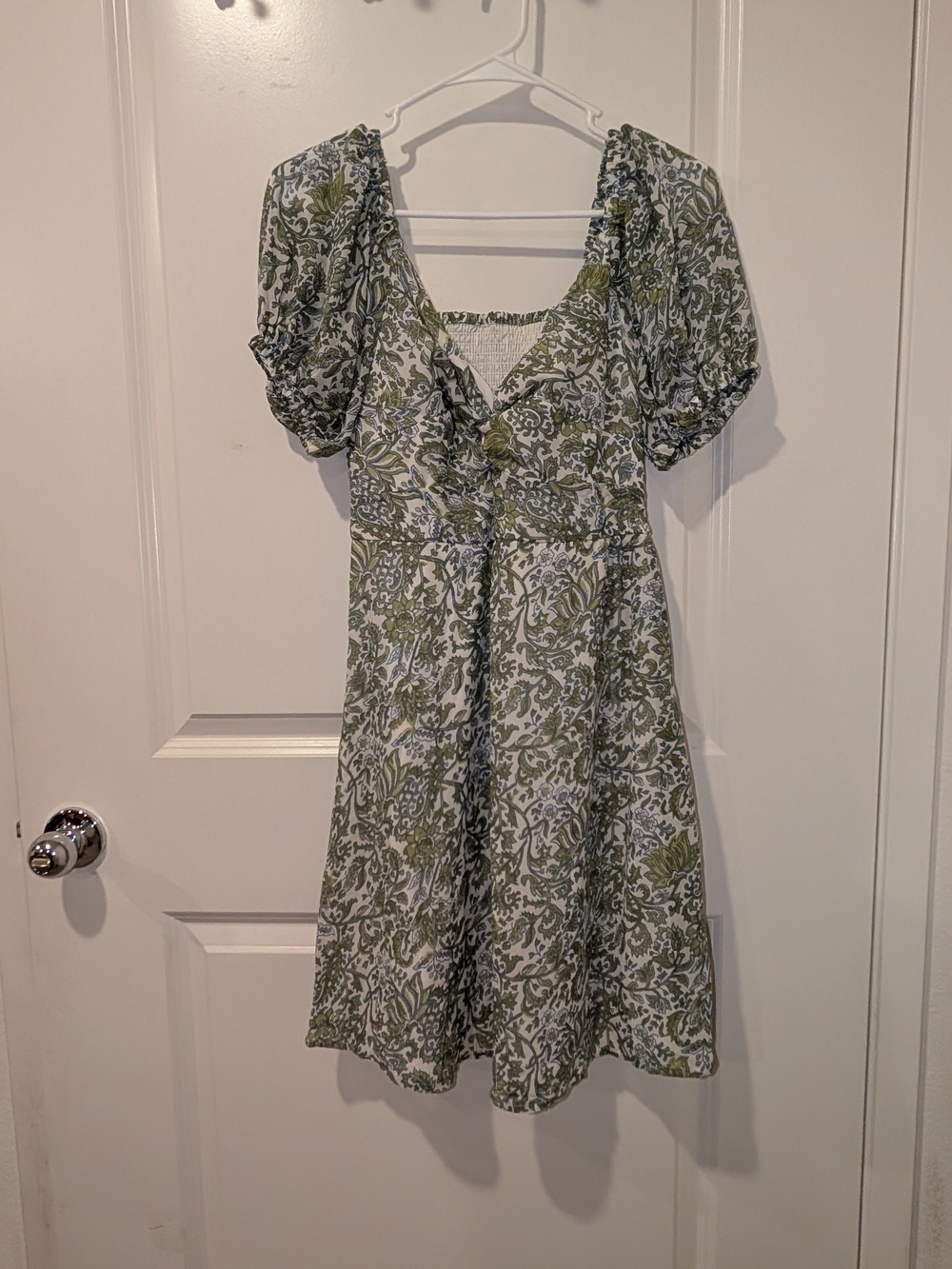 Women's Or Juniors Puff Sleeve Mini Dress In Paisley Green With Bow Tie